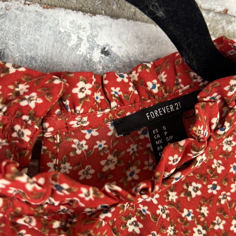 Forever 21 | Red Floral Blouse - Picture 5 of 8